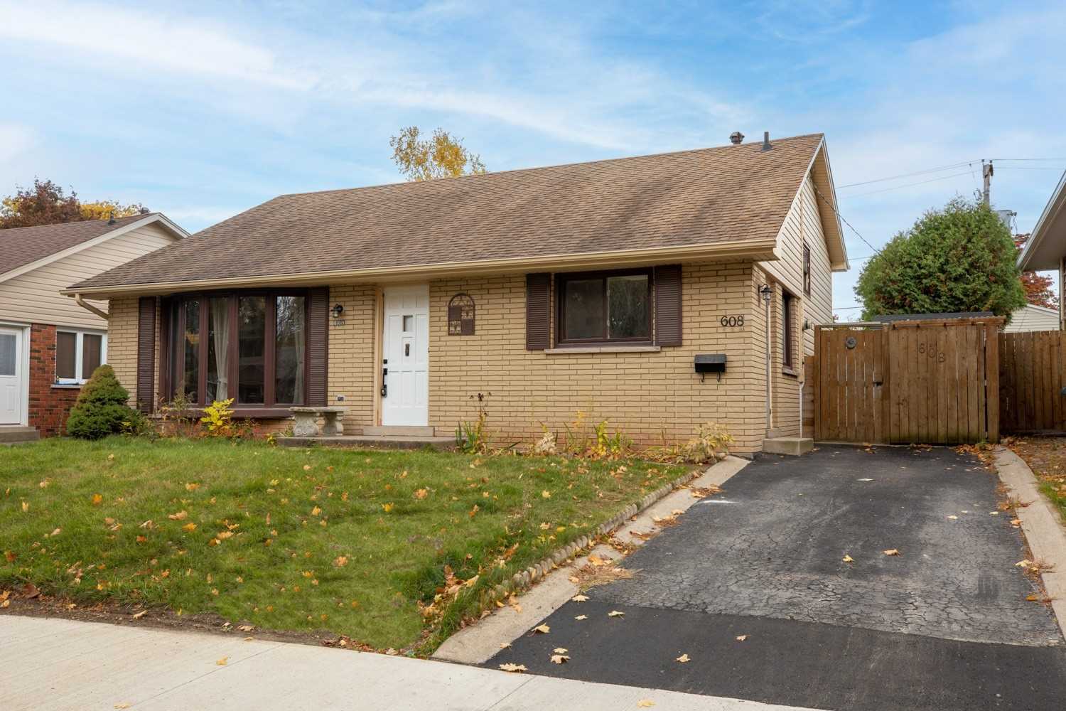 608 Thornwood Ave N, Leased in Burlington Zoocasa