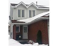 1067 Ewing St