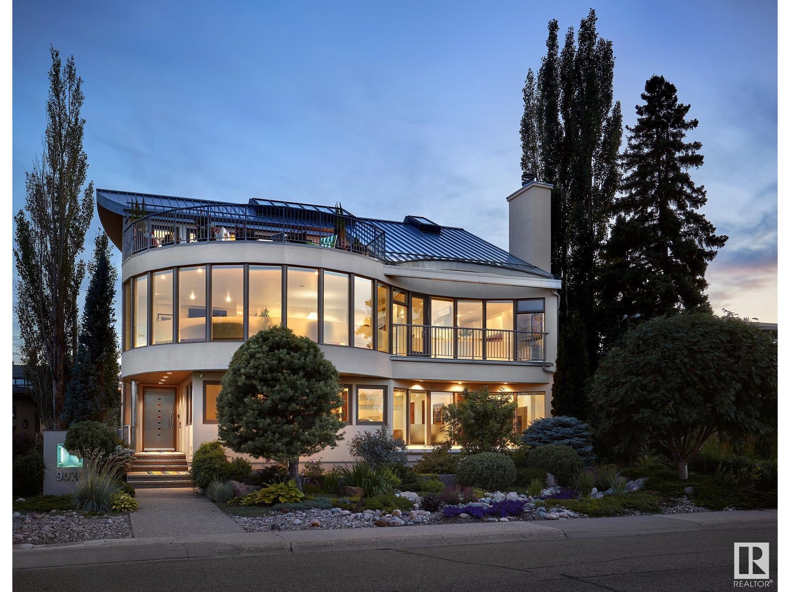 9020 Valleyview Dr Nw, House detached with 5 bedrooms, 4 bathrooms and 8 parking in Edmonton AB | Image 4