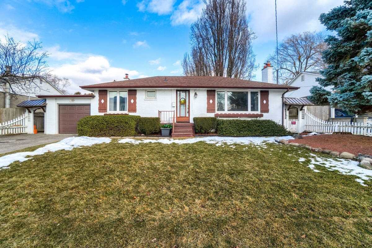 335 Cochrane St, Sold in Whitby Zoocasa