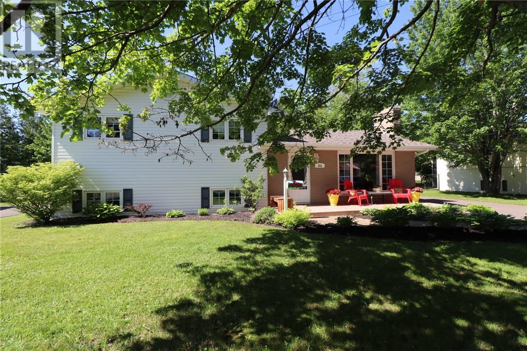 351 Chartersville Rd, For Sale in Dieppe Zoocasa