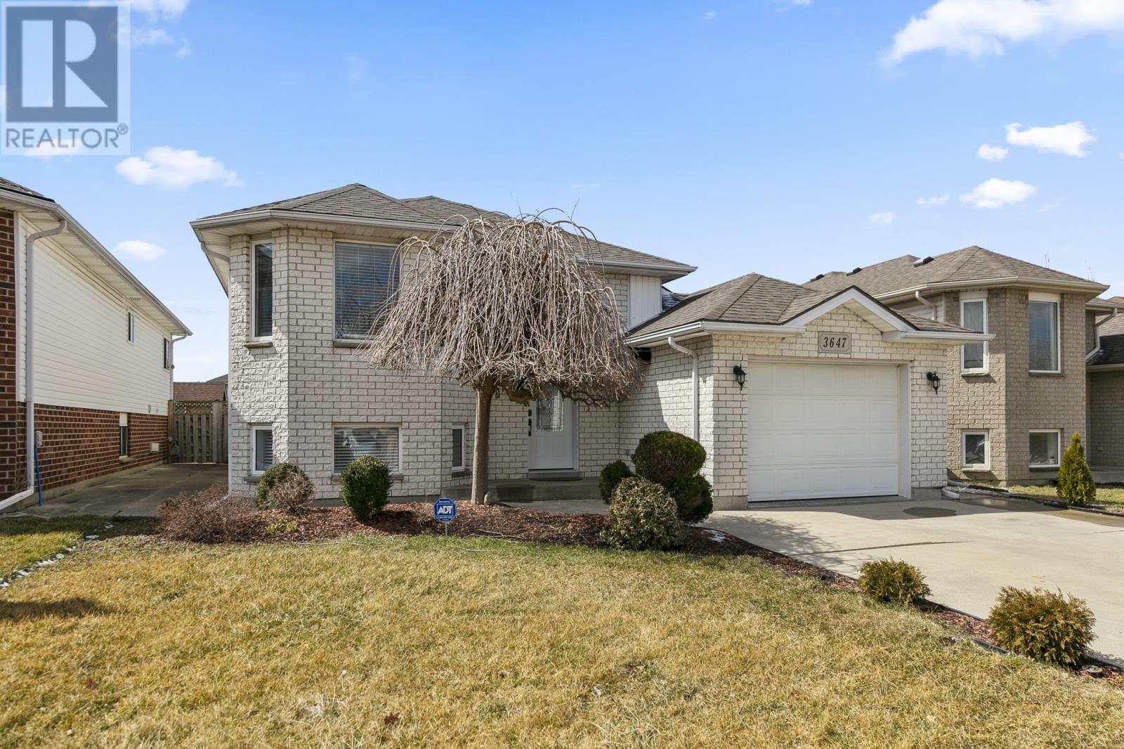3647 Holburn Street, Windsor (19015618) Zoocasa