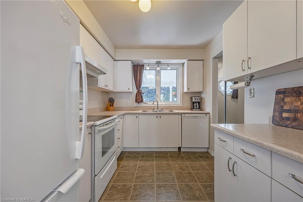 526 Grand Trunk Avenue, Sold in Kingston Zoocasa