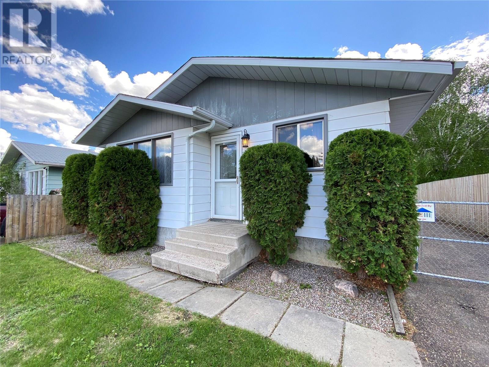 42 Bowerman Cres Prince Albert Sk818782 Zoocasa