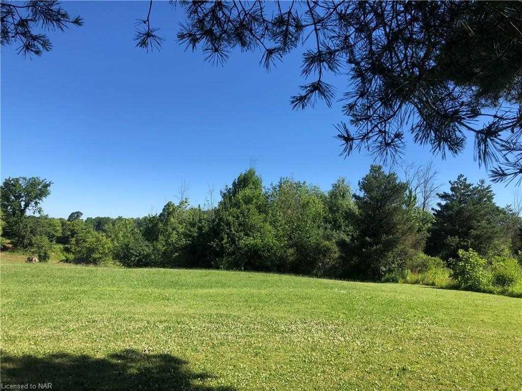 8575 Lyons Creek Rd, For Sale in Niagara Falls Zoocasa