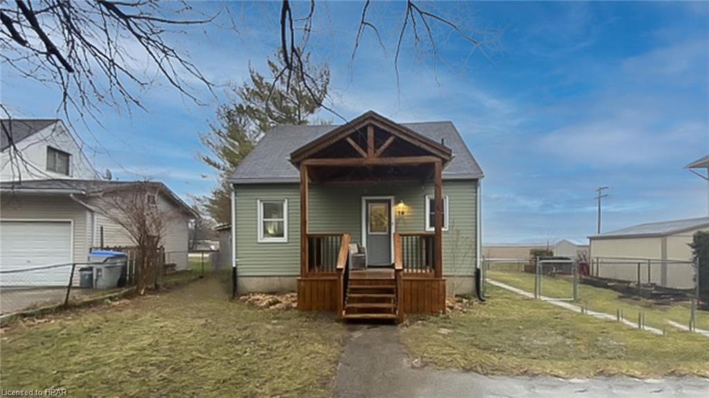 18 Quebec Rd, Inactive in Clinton Zoocasa