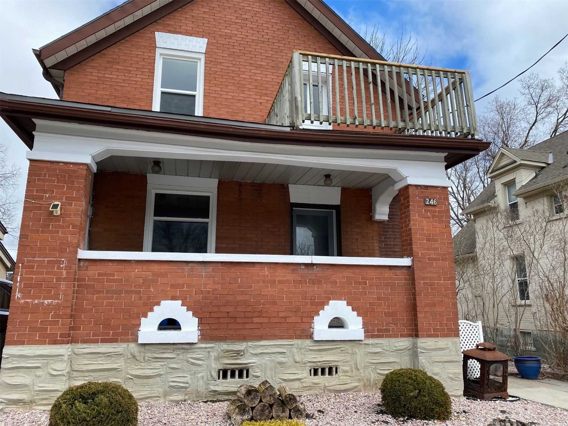 246 er St W, Suspended in Kitchener Zoocasa