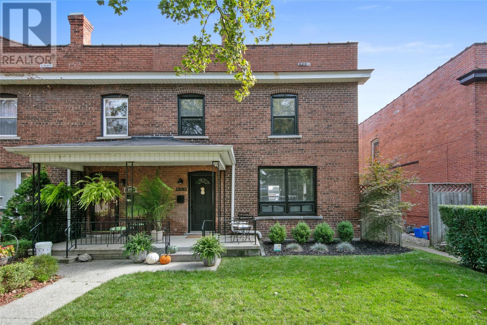 958 Monmouth, Windsor (19025940) Zoocasa