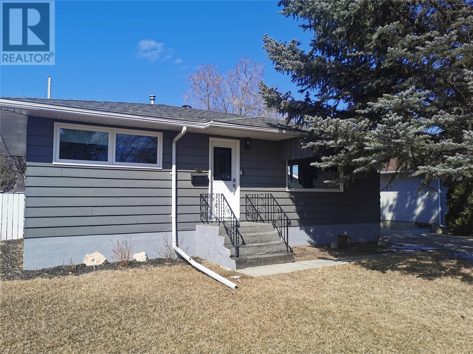 1262 Grace St, Moose Jaw (SK804354) Zoocasa