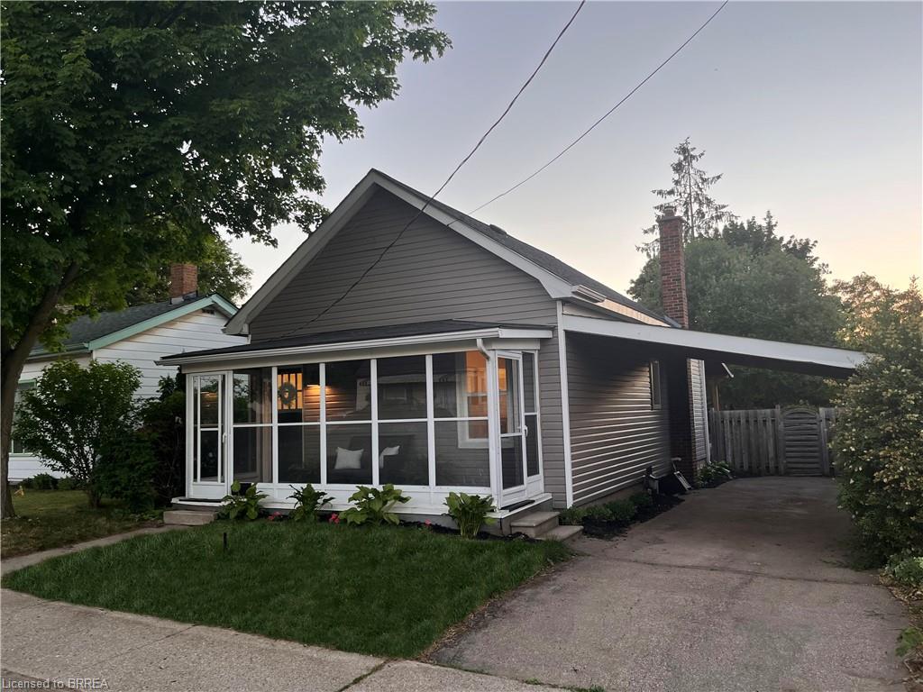 224 Sydenham St, Inactive in Brantford Zoocasa