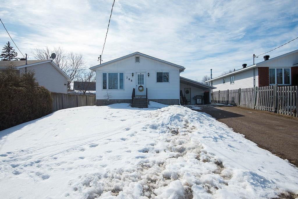 788 Moffat Street South, Pembroke Sold for XXX,XXX Zoocasa