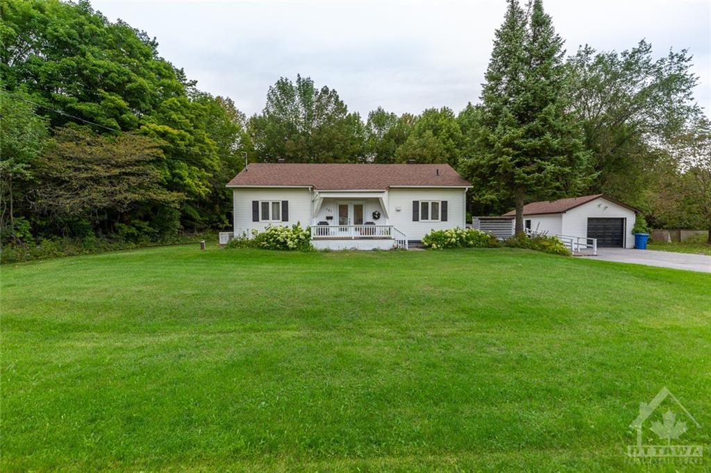 181 Robertson Drive, For Sale in Lanark Highlands Zoocasa