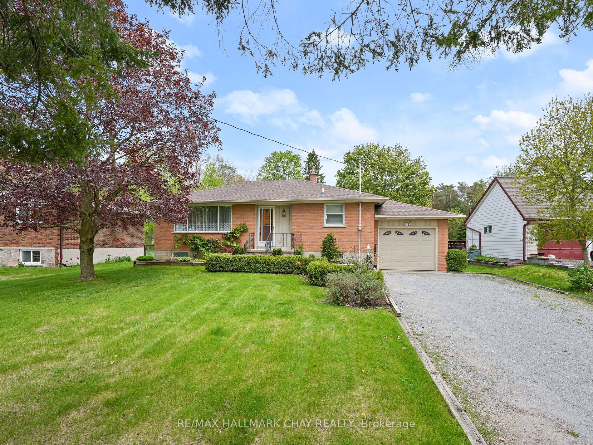 20393 Yonge St, For Sale in Holland Landing Zoocasa