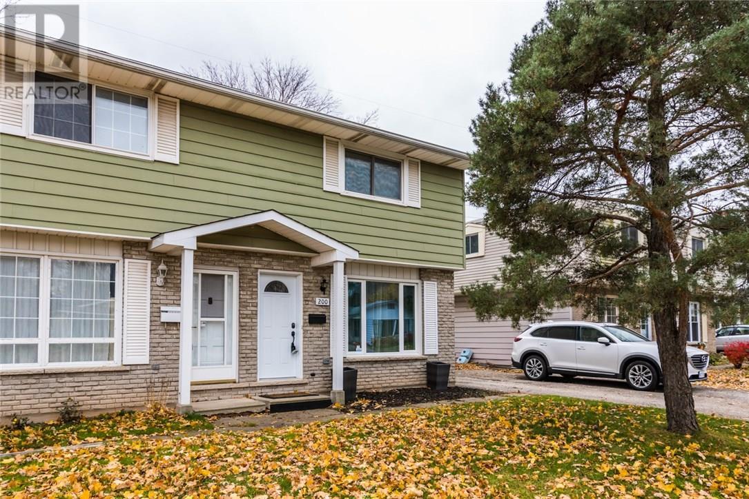 200 Pinedale Drive, Kitchener (30697723) Zoocasa
