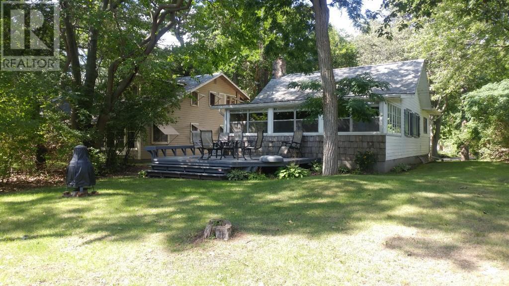 17998 Lakeshore Road Rondeau Park 201776616d1 Zoocasa